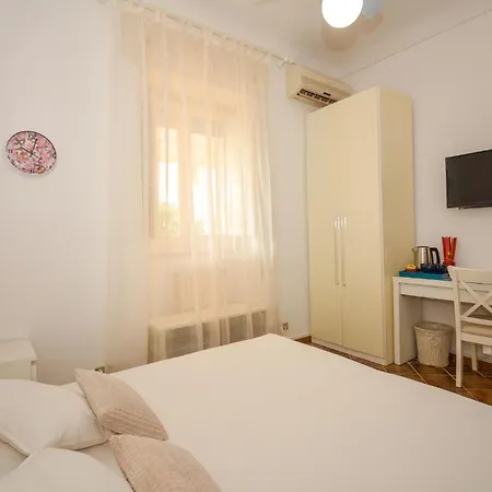 4 Bedroom Lovely In Holiday home Donnalucata (Sicily)