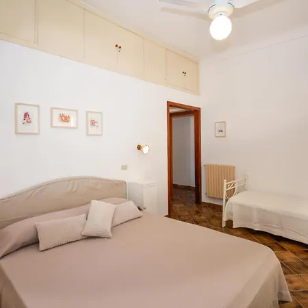 Holiday home 4 Bedroom Lovely In *