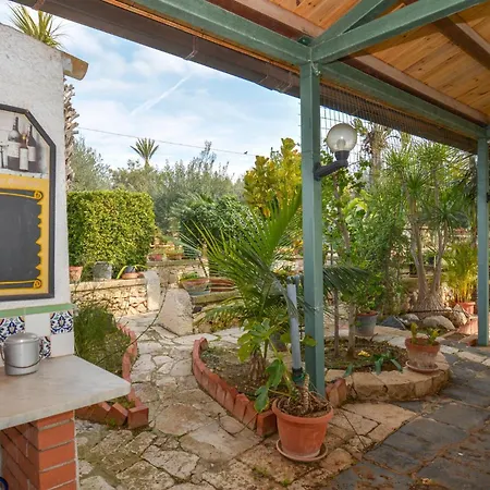 4 Bedroom Lovely In Holiday home