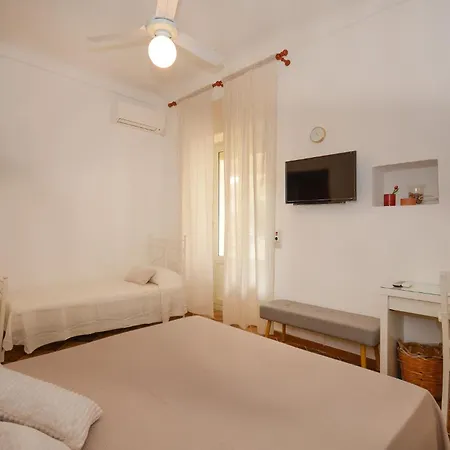 4 Bedroom Lovely In Holiday home Donnalucata (Sicily)