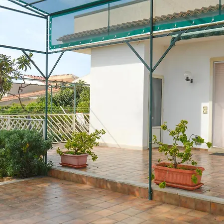4 Bedroom Lovely In