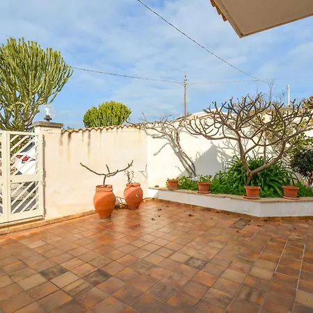 4 Bedroom Lovely In Holiday home