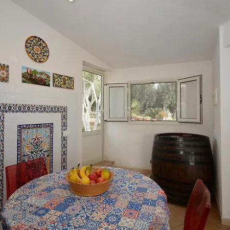 4 Bedroom Lovely In Holiday home Donnalucata (Sicily)