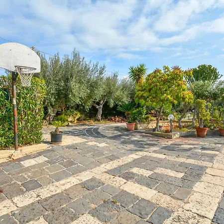 Holiday home 4 Bedroom Lovely In Donnalucata (Sicily)