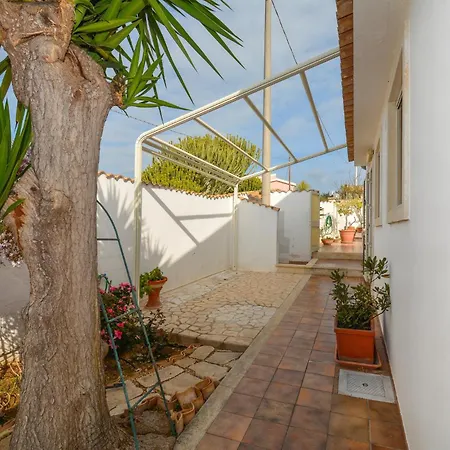 4 Bedroom Lovely In