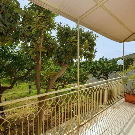4 Bedroom Lovely In